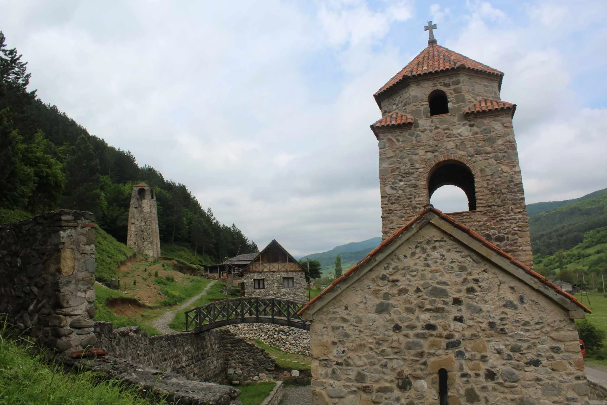 1 დღიანი ტური ძამას ხეობაში
